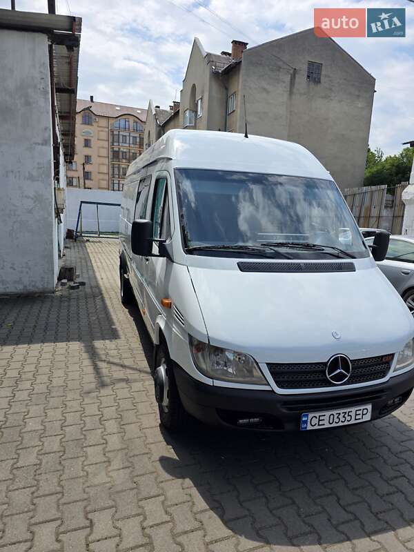 Вантажний фургон Mercedes-Benz Sprinter 2004 в Чернівцях