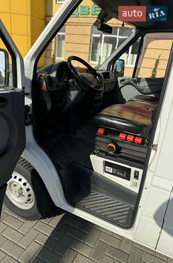 Мікроавтобус Mercedes-Benz Sprinter 2000 в  фото 21 Мікроавтобус Mercedes-Benz Sprinter 2000 в
