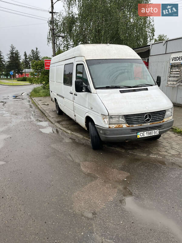 Грузовой фургон Mercedes-Benz Sprinter 1995 в Верховине