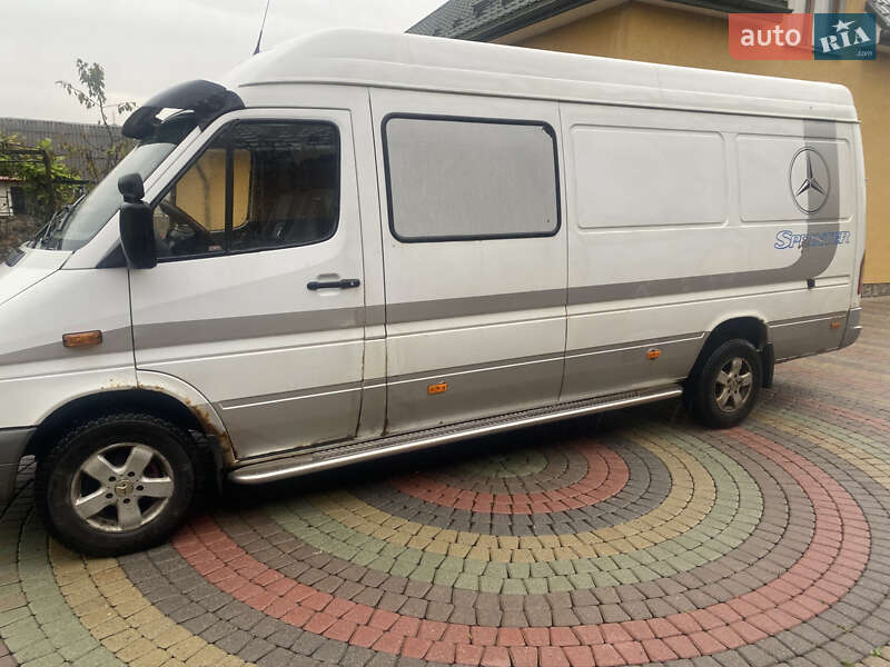 Вантажопасажирський фургон Mercedes-Benz Sprinter 2004 в Яворові