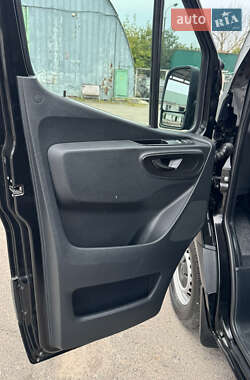 Грузовой фургон Mercedes-Benz Sprinter 2019 в 