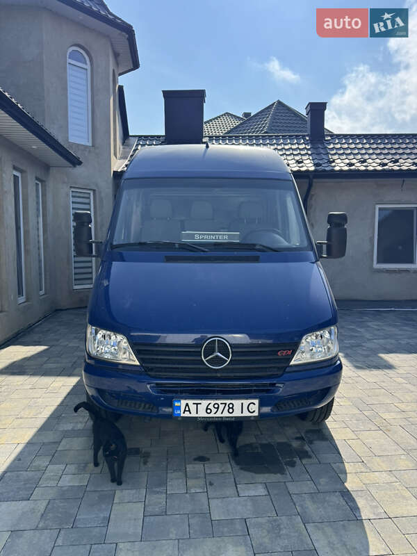 Грузопассажирский фургон Mercedes-Benz Sprinter 2000 в Ивано-Франковске