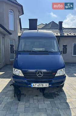 Грузопассажирский фургон Mercedes-Benz Sprinter 2000 в 