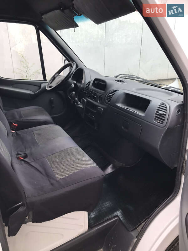 Грузовой фургон Mercedes-Benz Sprinter 2002 в Каменец-Подольском