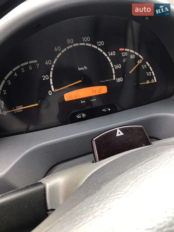 Грузовой фургон Mercedes-Benz Sprinter 2002 в Каменец-Подольском