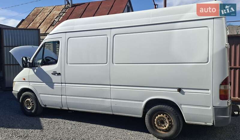 Грузовой фургон Mercedes-Benz Sprinter 2000 в Днепре