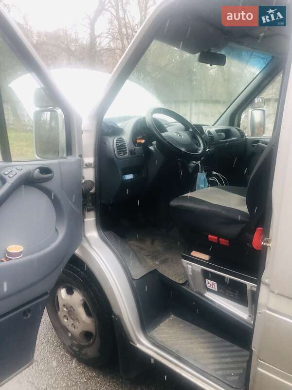 Вантажопасажирський фургон Mercedes-Benz Sprinter 2005 в Києві