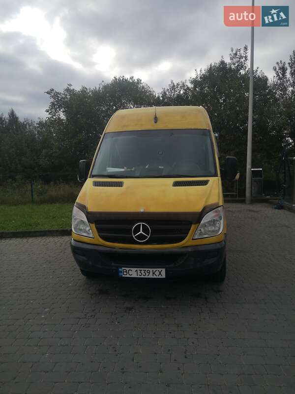 Mercedes-Benz Sprinter 2011