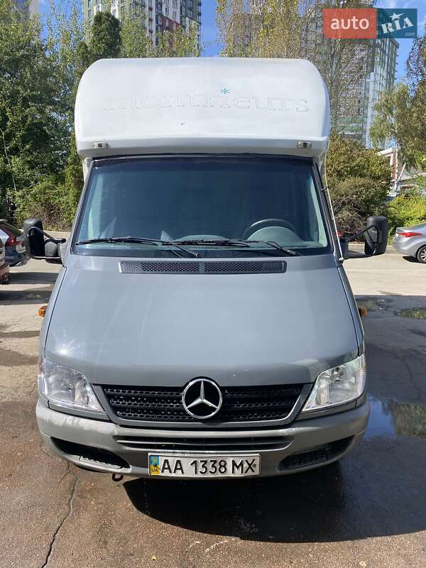 Mercedes-Benz Sprinter 2004