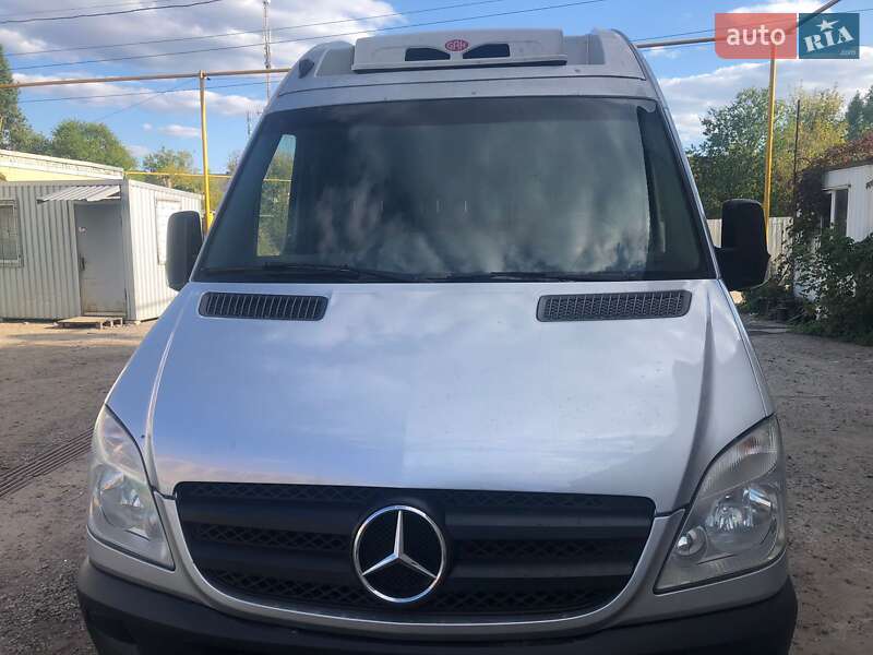 Вантажний фургон Mercedes-Benz Sprinter 2011 в Харкові