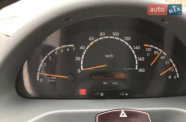 Грузопассажирский фургон Mercedes-Benz Sprinter 2000 в 