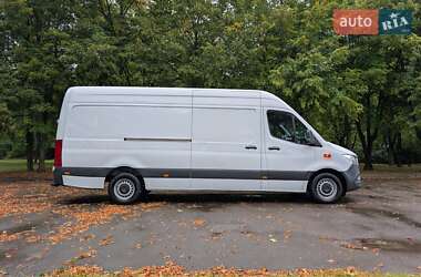 Грузовой фургон Mercedes-Benz Sprinter 2020 в 