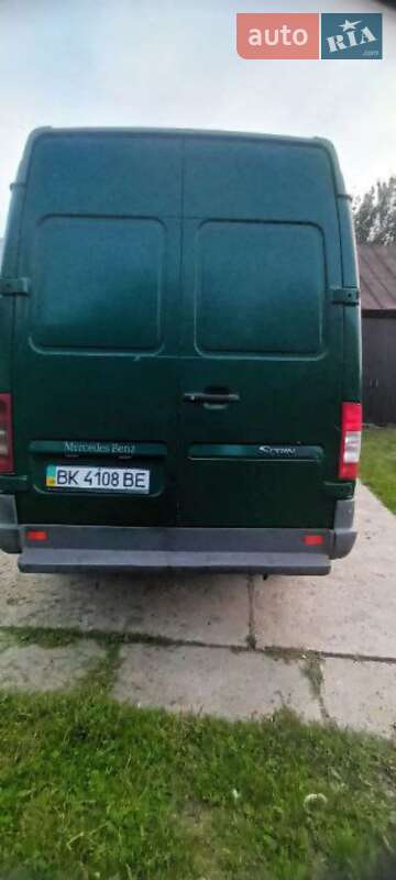 Вантажний фургон Mercedes-Benz Sprinter 2005 в Вараші