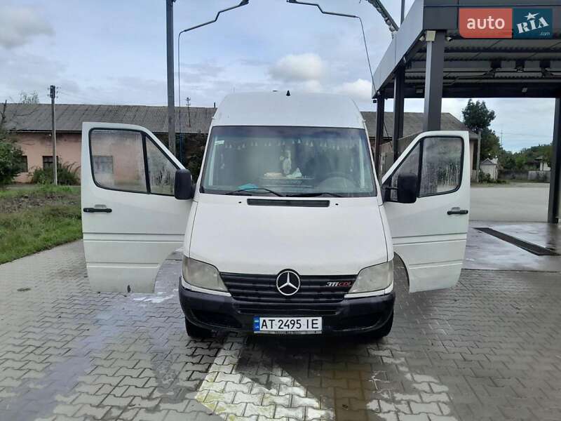 Mercedes-Benz Sprinter 2000