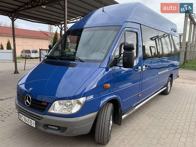 Микроавтобус Mercedes-Benz Sprinter 2006 в Нововолынске