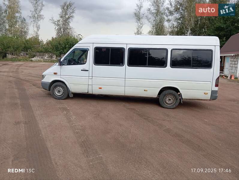 Приміський автобус Mercedes-Benz Sprinter 2002 в Коростені