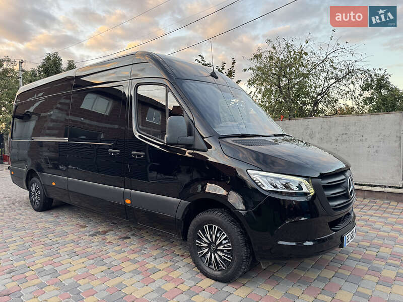 Грузовой фургон Mercedes-Benz Sprinter 2022 в 