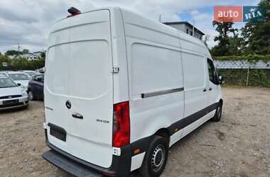 Грузовой фургон Mercedes-Benz Sprinter 2021 в 