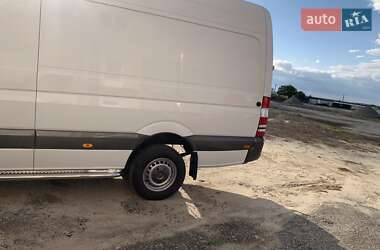 Грузовой фургон Mercedes-Benz Sprinter 2010 в 