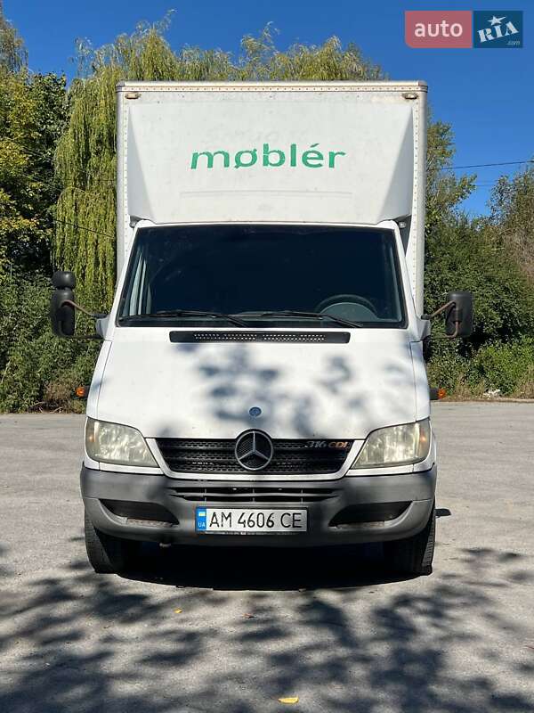 Грузовой фургон Mercedes-Benz Sprinter 2004 в 