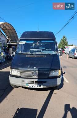 Грузовой фургон Mercedes-Benz Sprinter 2000 в 