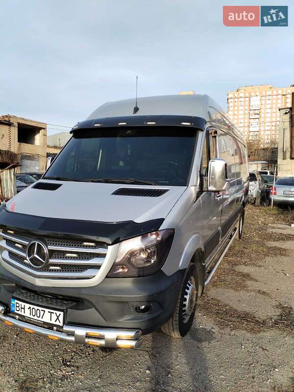 Грузовой фургон Mercedes-Benz Sprinter 2015 в 