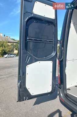Грузовой фургон Mercedes-Benz Sprinter 2021 в 