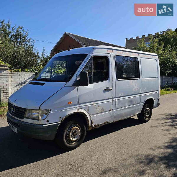 Mercedes-Benz Sprinter 2000