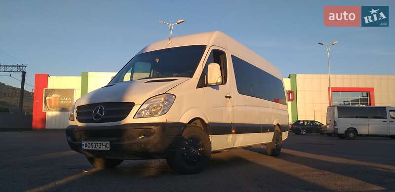 Микроавтобус Mercedes-Benz Sprinter 2011 в Сваляве