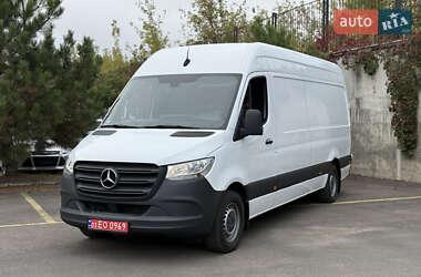 Грузовой фургон Mercedes-Benz Sprinter 2021 в 