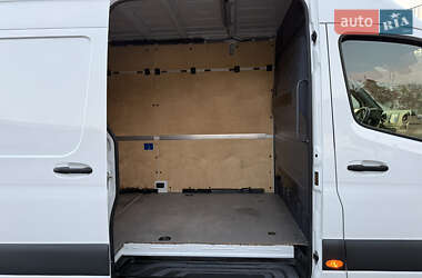 Грузовой фургон Mercedes-Benz Sprinter 2021 в 