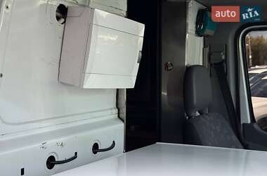 Грузовой фургон Mercedes-Benz Sprinter 2005 в 