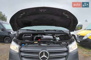 Грузовой фургон Mercedes-Benz Sprinter 2021 в 