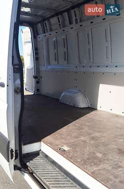 Грузовой фургон Mercedes-Benz Sprinter 2010 в 