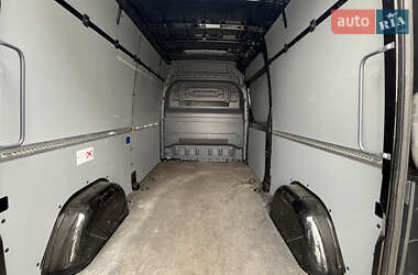 Грузовой фургон Mercedes-Benz Sprinter 2022 в 