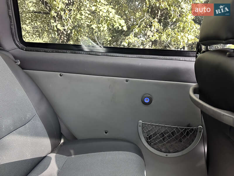 Грузопассажирский фургон Mercedes-Benz Sprinter 1996 в Львове