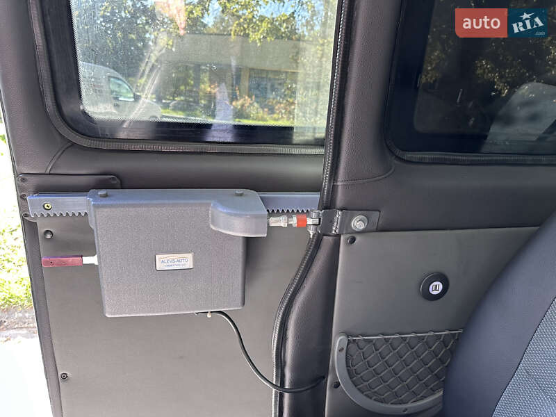 Грузопассажирский фургон Mercedes-Benz Sprinter 1996 в Львове