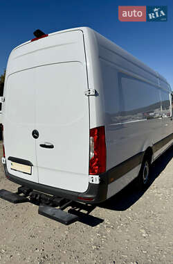 Грузовой фургон Mercedes-Benz Sprinter 2019 в 