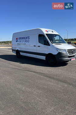 Грузовой фургон Mercedes-Benz Sprinter 2022 в 