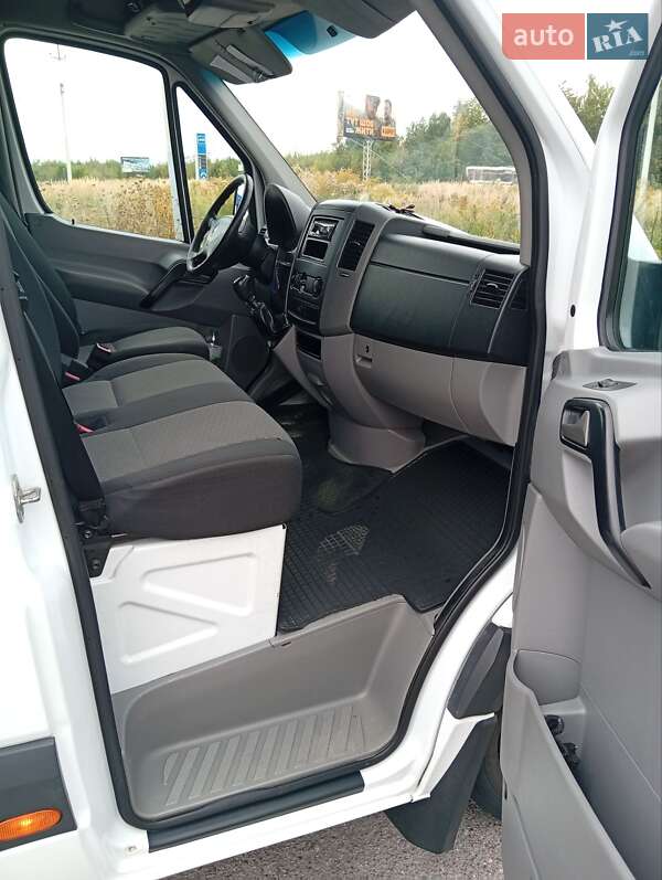 Вантажний фургон Mercedes-Benz Sprinter 2013 в Львові фото 23 Вантажний фургон Mercedes-Benz Sprinter 2013 в Львові