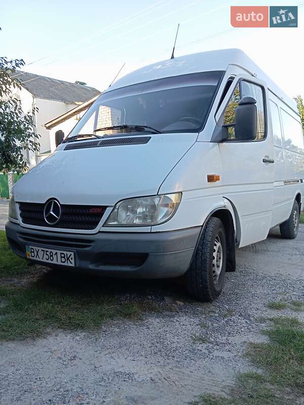 Грузовой фургон Mercedes-Benz Sprinter 2003 в 