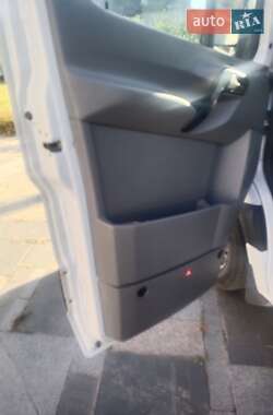 Грузовой фургон Mercedes-Benz Sprinter 2010 в 