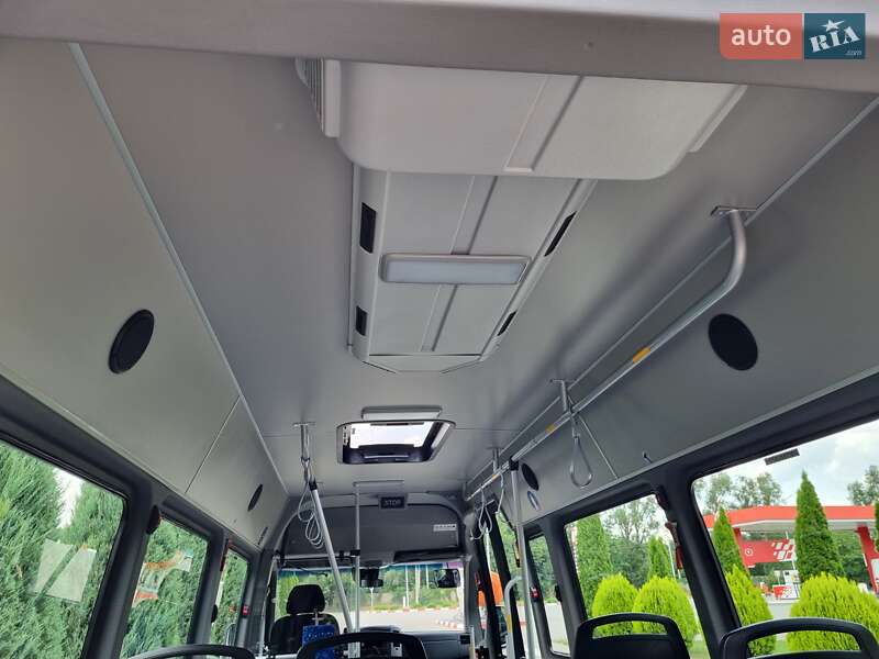 Городской автобус Mercedes-Benz Sprinter 2016 в Черновцах