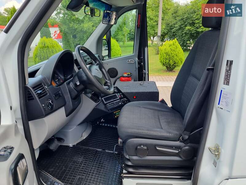 Городской автобус Mercedes-Benz Sprinter 2016 в Черновцах