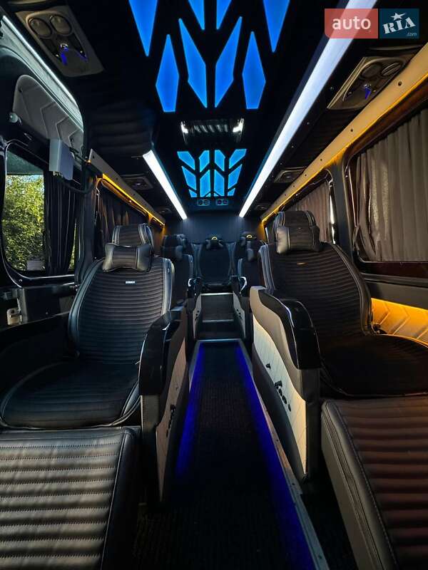 Mercedes-Benz Sprinter 2012
