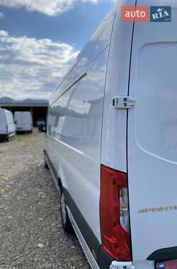 Грузовой фургон Mercedes-Benz Sprinter 2020 в 