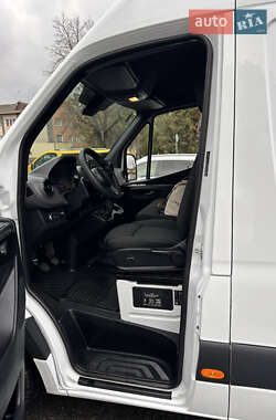 Грузовой фургон Mercedes-Benz Sprinter 2020 в 