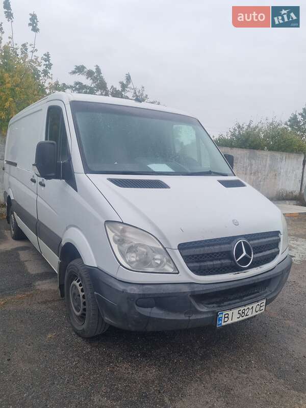 Грузовой фургон Mercedes-Benz Sprinter 2012 в 