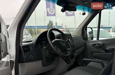 Грузовой фургон Mercedes-Benz Sprinter 2011 в 