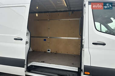 Грузовой фургон Mercedes-Benz Sprinter 2021 в 